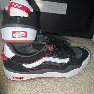 Vans Men's Black, Red, and White Sneakers